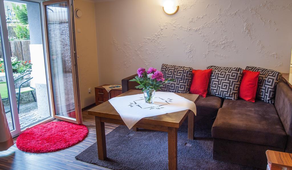 Pod Wzgorzem Bed & Breakfast Frombork Exterior photo