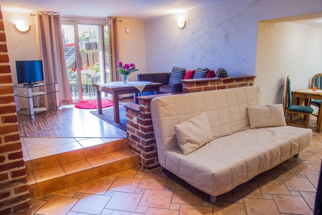Pod Wzgorzem Bed & Breakfast Frombork Exterior photo