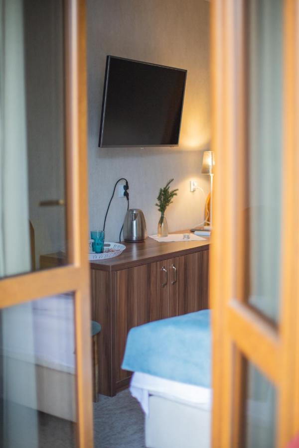 Pod Wzgorzem Bed & Breakfast Frombork Exterior photo